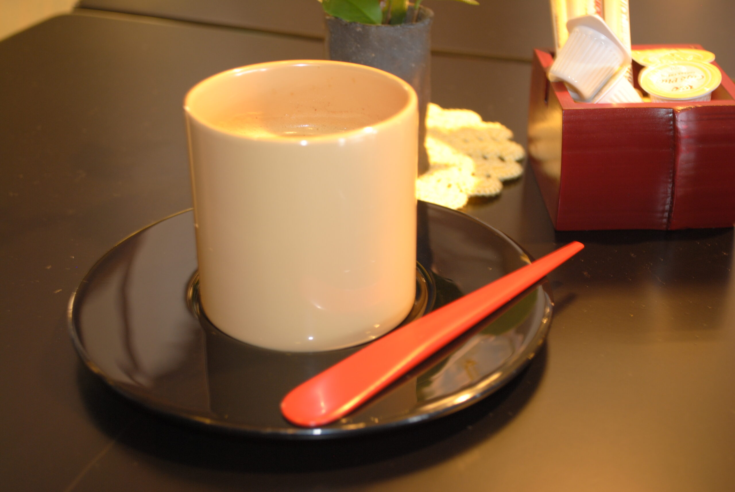 美しく強固な輪島塗　白漆コーヒーカップセット